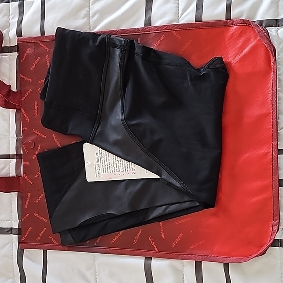 * NWT Lululemon City Core Tight *28" Nulux in Black Size 4 High-rise design - Picture 1 of 9
